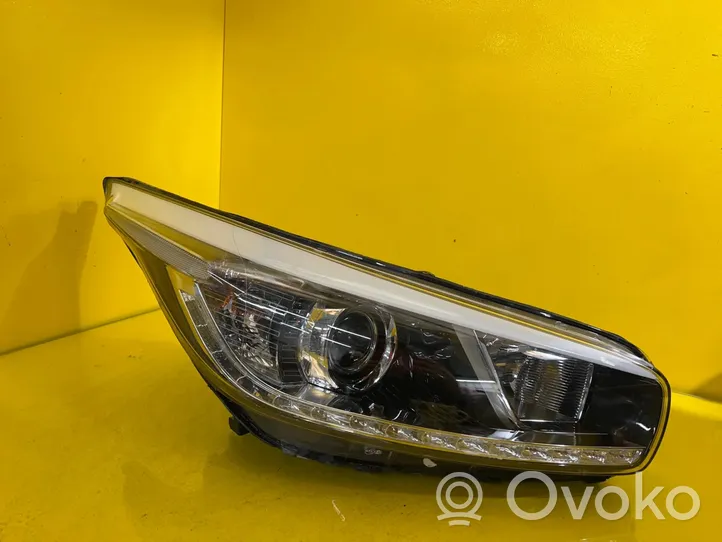 KIA Ceed Lampa przednia 92101-A2260