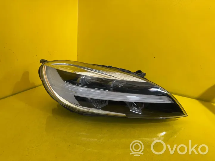 Volvo V40 Cross country Lampa przednia 32228480