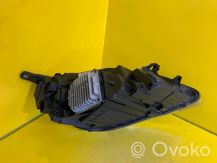 Volvo V40 Phare frontale 31677018