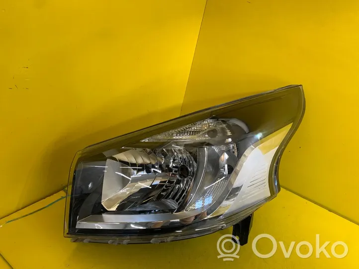 Renault Trafic III (X82) Phare frontale 260605173R