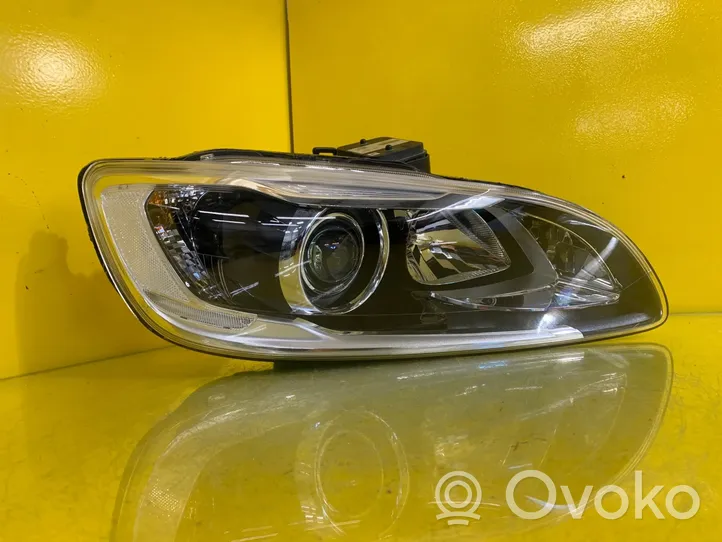 Volvo S60 Передняя фара 31420109