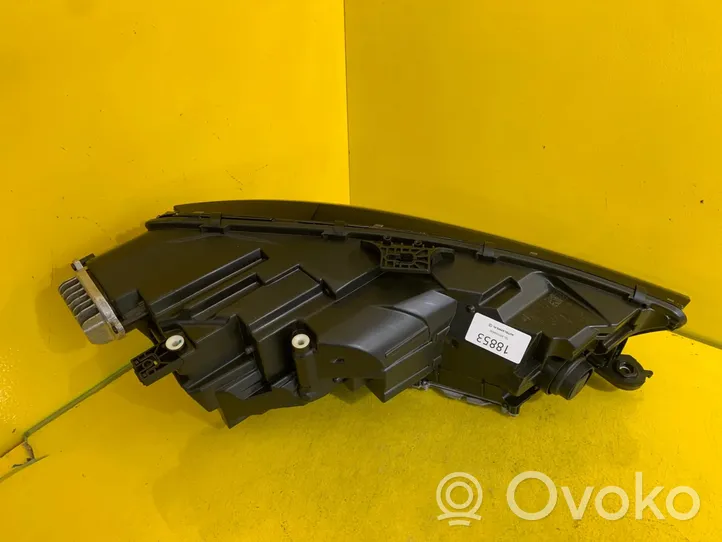 Audi A4 S4 B9 Lampa przednia 8W0941033