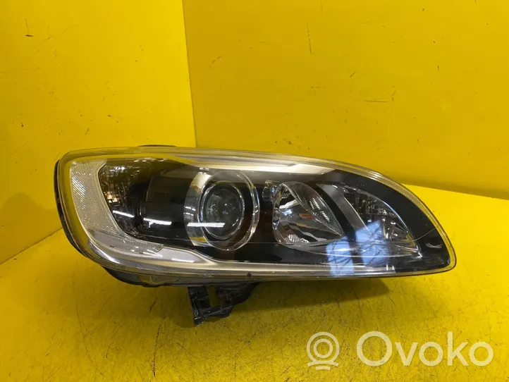 Volvo XC60 Lampa przednia 31299991