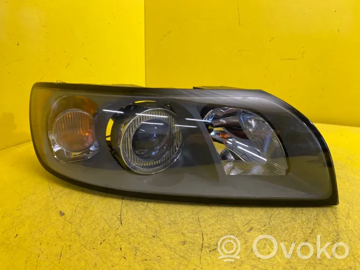Volvo S40 Lampa przednia 30698649