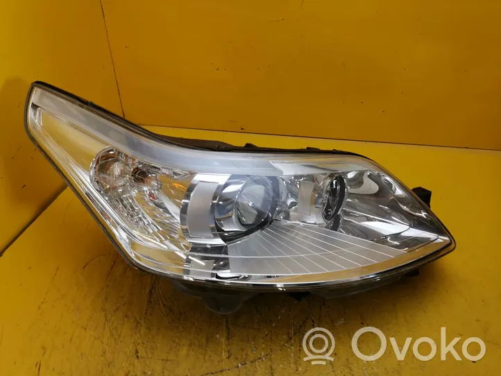 Citroen C4 I Lampa przednia 735