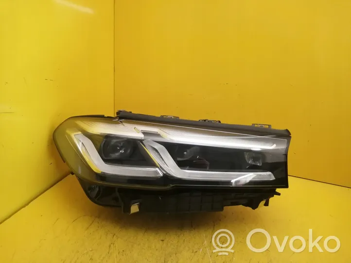 BMW 5 G30 G31 Lampa przednia 307