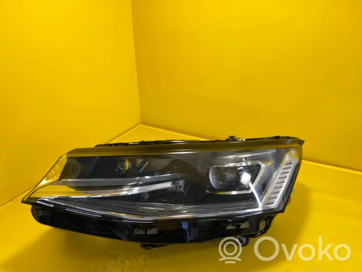 Mercedes-Benz SL AMG R232 Lampa przednia 7T1941081