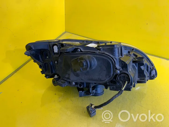 Volvo S60 Передняя фара 31420108