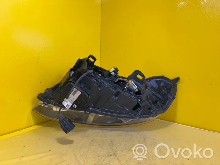 Volvo XC60 Lampa przednia 31420250