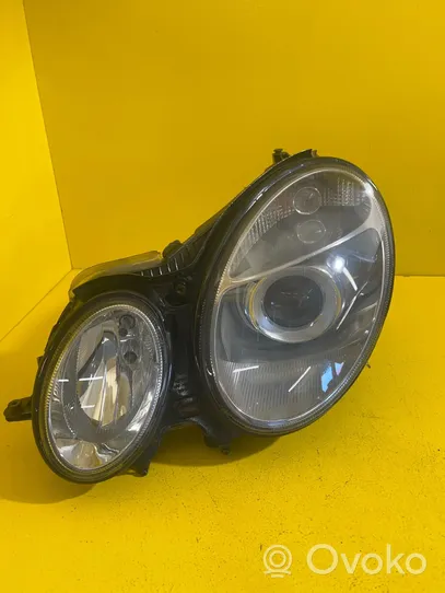 Mercedes-Benz E W210 Lampa przednia A2108200361