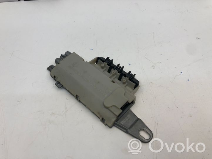 Mercedes-Benz E W211 Radio antena A2118203089