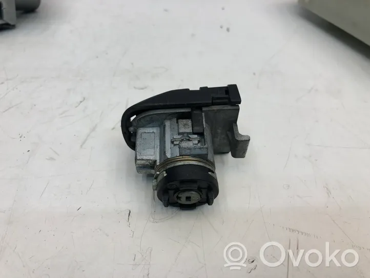 Volvo V70 Komputer / Sterownik ECU i komplet kluczy 30785100