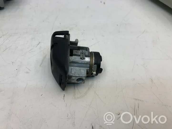 Volvo V70 Komputer / Sterownik ECU i komplet kluczy 30785100