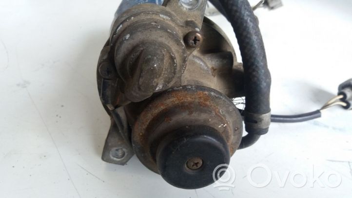 Toyota Carina T210 Support de montage de filtre à carburant 2336664421