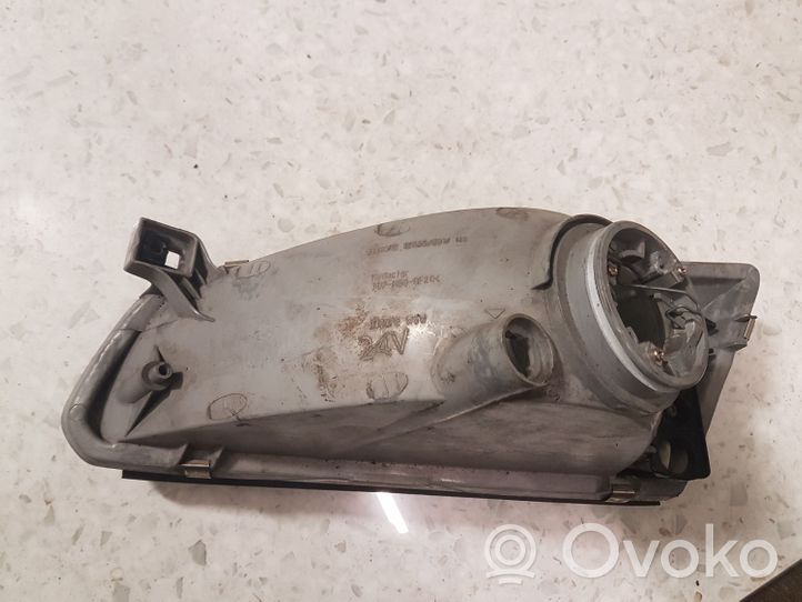 Toyota Camry Lampa przednia 11076448