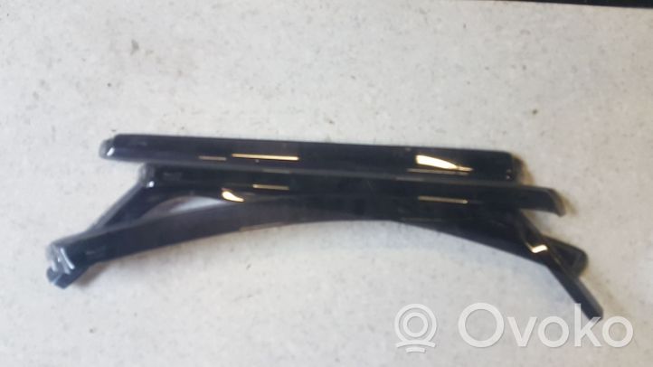 Peugeot 5008 Front door wind deflector 