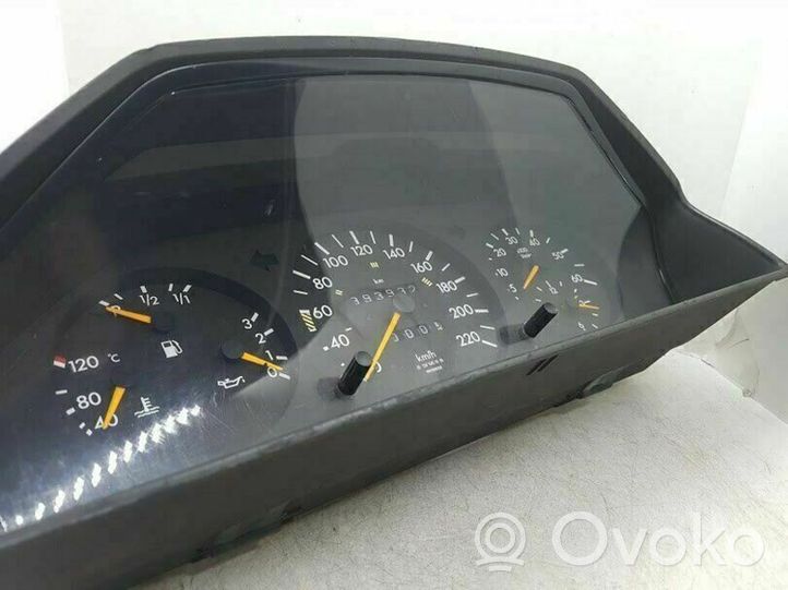 Mercedes-Benz E W124 Compteur de vitesse tableau de bord 1245437321