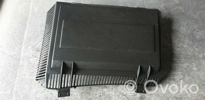 BMW 5 E39 Cabin air micro filter cap 8379627