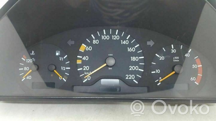 Mercedes-Benz C W202 Compteur de vitesse tableau de bord 2025407748