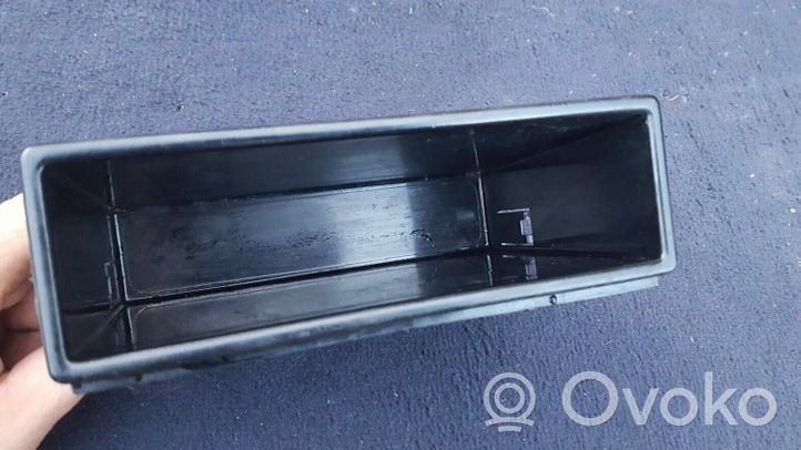 Volvo 850 Boîte / compartiment de rangement pour tableau de bord 9132775