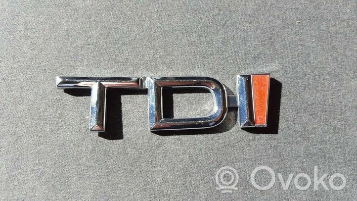 Audi A4 S4 B5 8D Logo/stemma case automobilistiche 8D5853737C2ZZ