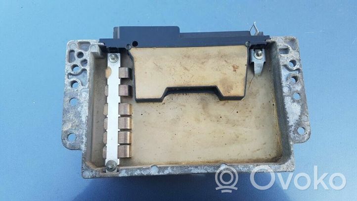 Renault Megane I Calculateur moteur ECU S115300202A