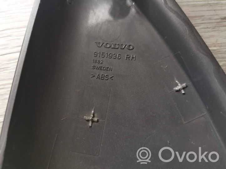 Volvo V70 Muu etuoven verhoiluelementti 9151936