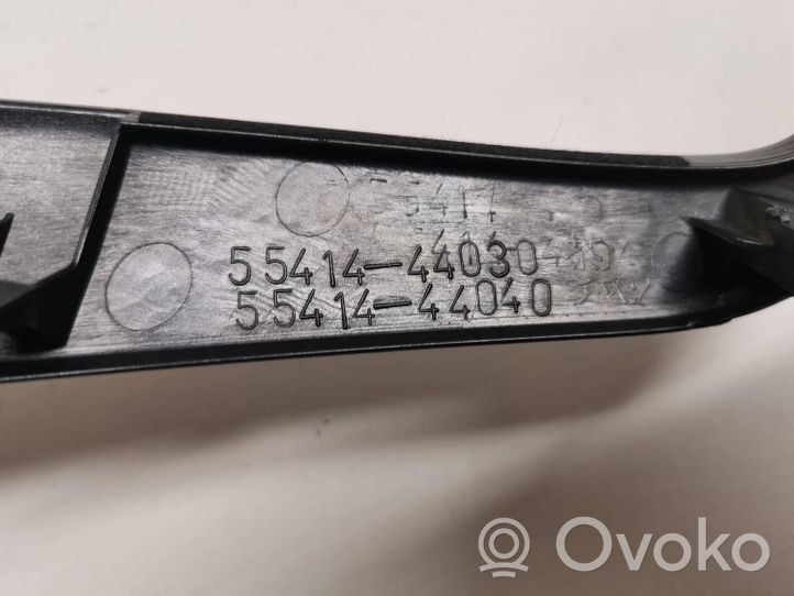 Toyota Avensis Verso Konsola środkowa / Radio / GPS 5541444030