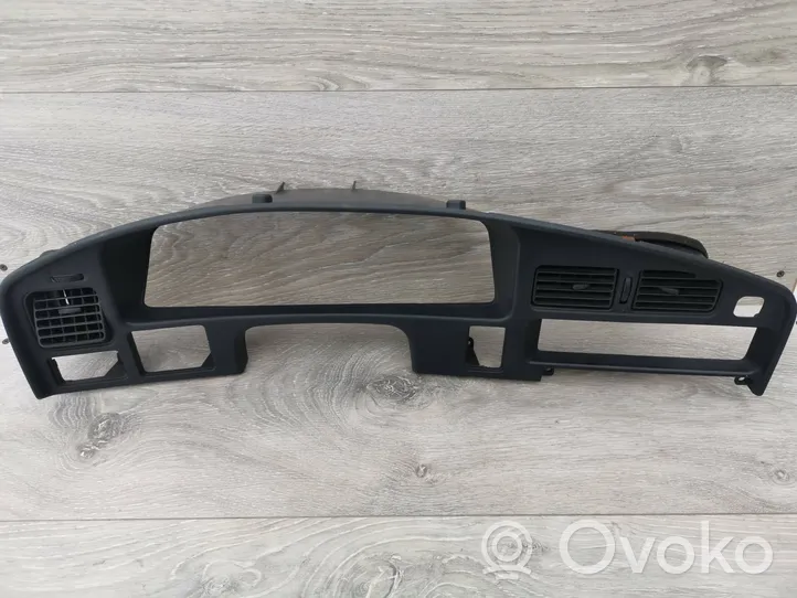 Subaru Legacy Cornice cruscotto 