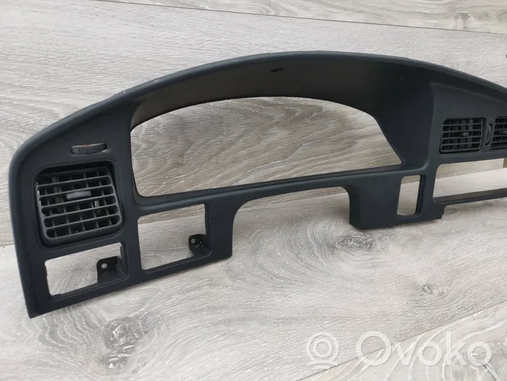 Subaru Legacy Cornice cruscotto 