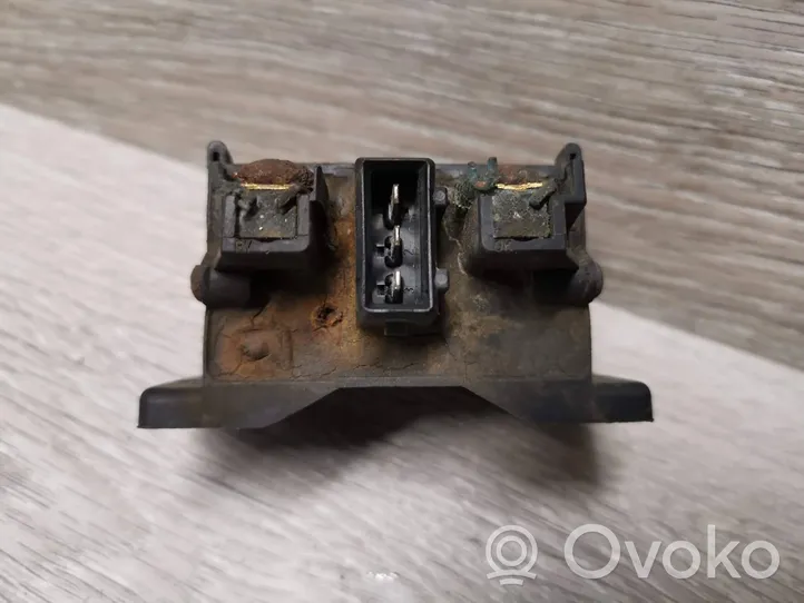 Volvo S70  V70  V70 XC Glow plug pre-heat relay 9162929