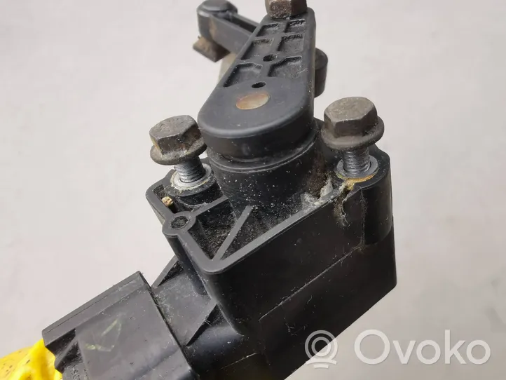 Mercedes-Benz R W251 Capteur de hauteur à suspension pneumatique A0105427717