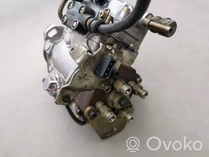 Audi 80 90 S2 B4 Fuel injection high pressure pump 028130115NX