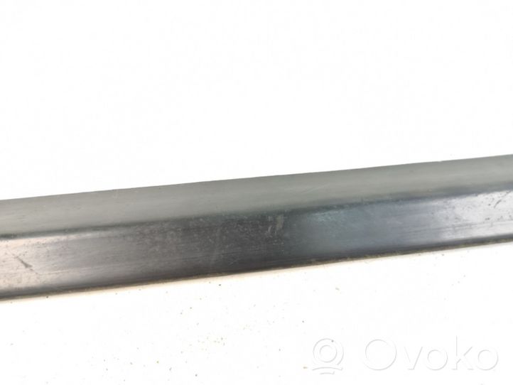 Mercedes-Benz Vito Viano W639 Rivestimento modanatura del vetro della portiera anteriore A6397200024