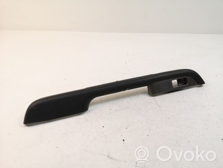 Nissan X-Trail T30 Support bouton lève vitre porte arrière 829488H300X