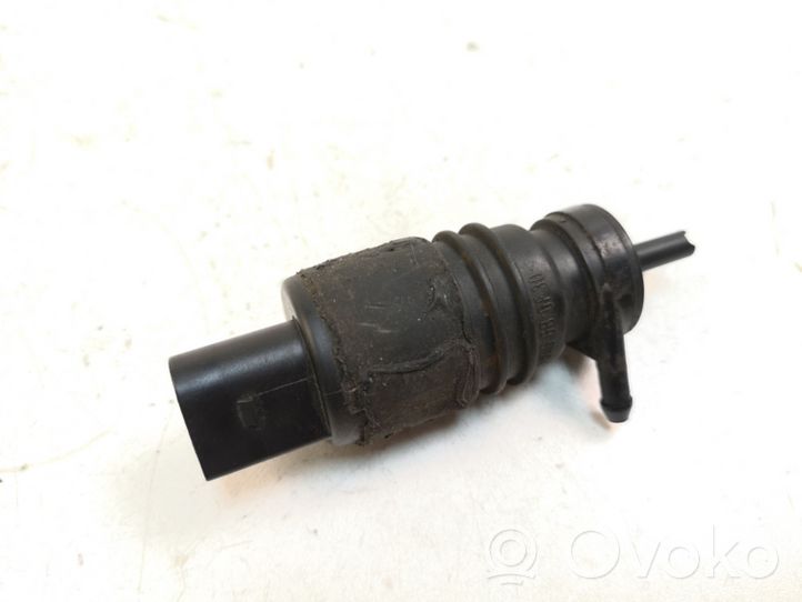 Audi A8 S8 D3 4E Pompe de lave-glace de pare-brise 