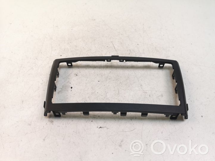 Toyota Avensis T270 Kita panelės detalė 0519005210