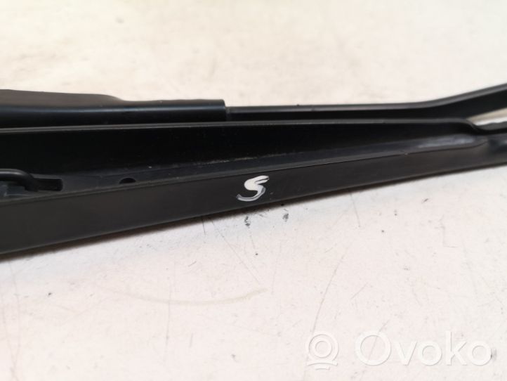 Skoda Octavia Mk2 (1Z) Front wiper blade arm 1Z2955409A