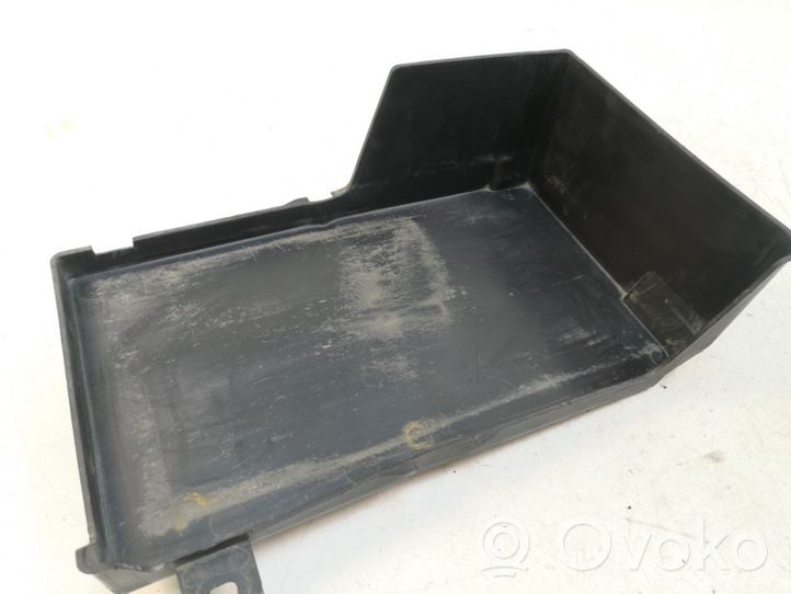 Mitsubishi Outlander Boîte de batterie 8201A004