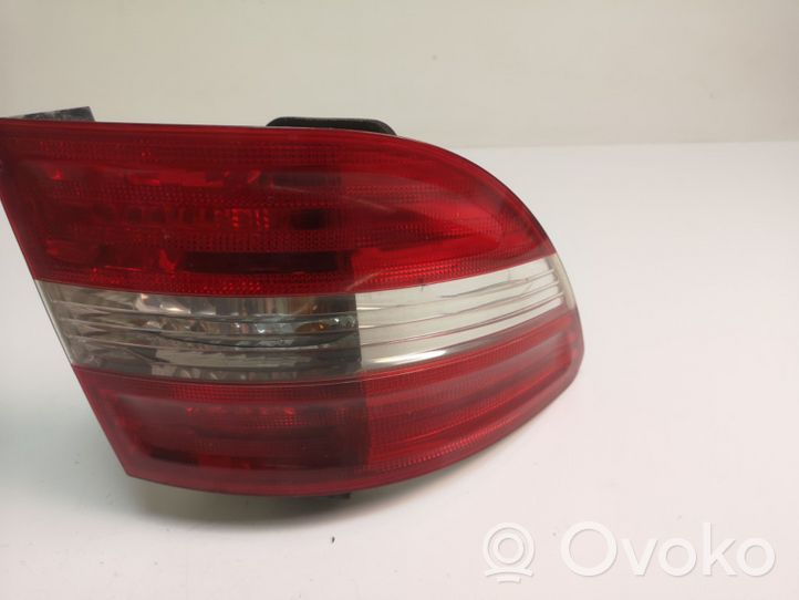 Mercedes-Benz B W245 Luz trasera/de freno A1698202164