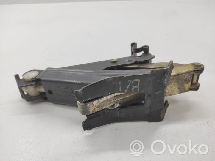 Volkswagen PASSAT B5 Lift Jack 357011031