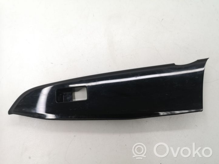 Mazda CX-7 Rivestimento pulsantiera finestrino della portiera anteriore EH82684L6