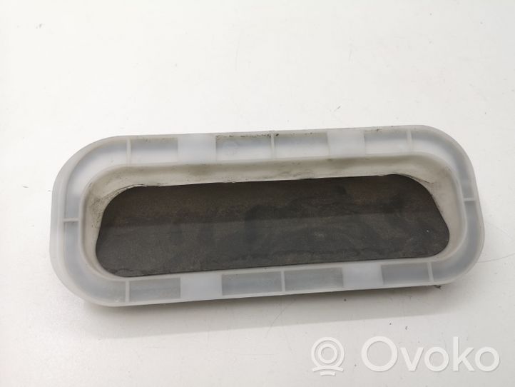 Toyota Avensis T270 Quarter panel pressure vent 