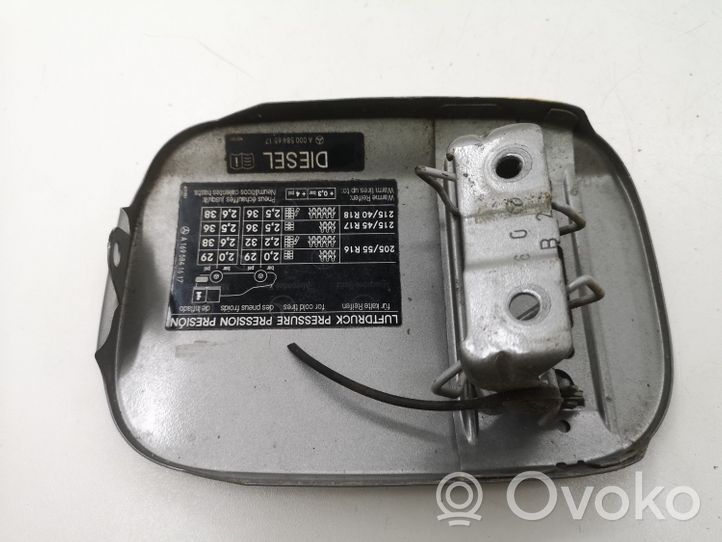 Mercedes-Benz B W245 Bouchon, volet de trappe de réservoir à carburant A0005846517