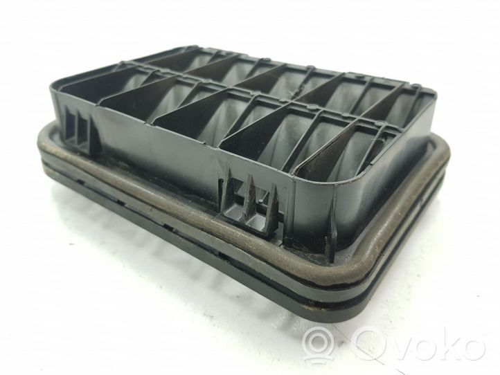 Mercedes-Benz CLC CL203 Quarter panel pressure vent 2038300142