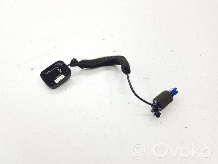 Chevrolet Captiva GPS-pystyantenni 021431