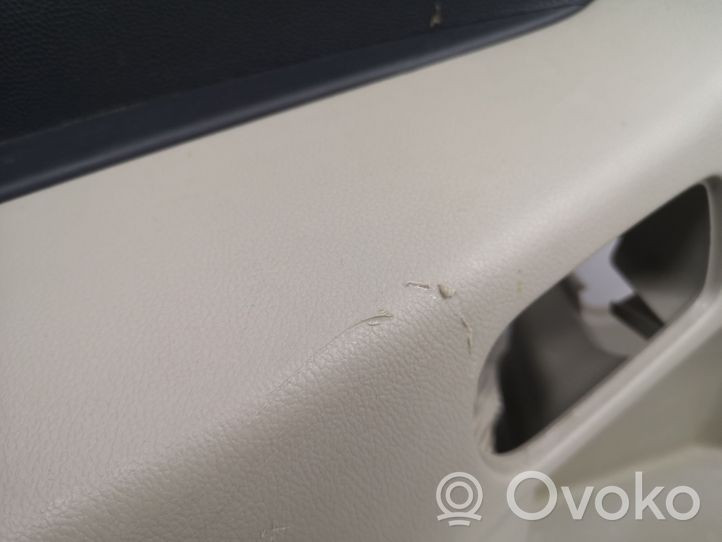 Mazda CX-7 Dolny panel schowka koła zapasowego EG2168851