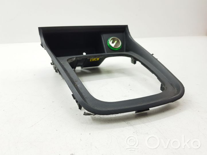 Chevrolet Captiva Rivestimento in plastica cornice della leva del cambio PD052416