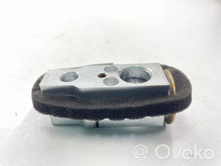 Toyota RAV 4 (XA30) Air conditioning (A/C) expansion valve 475003070