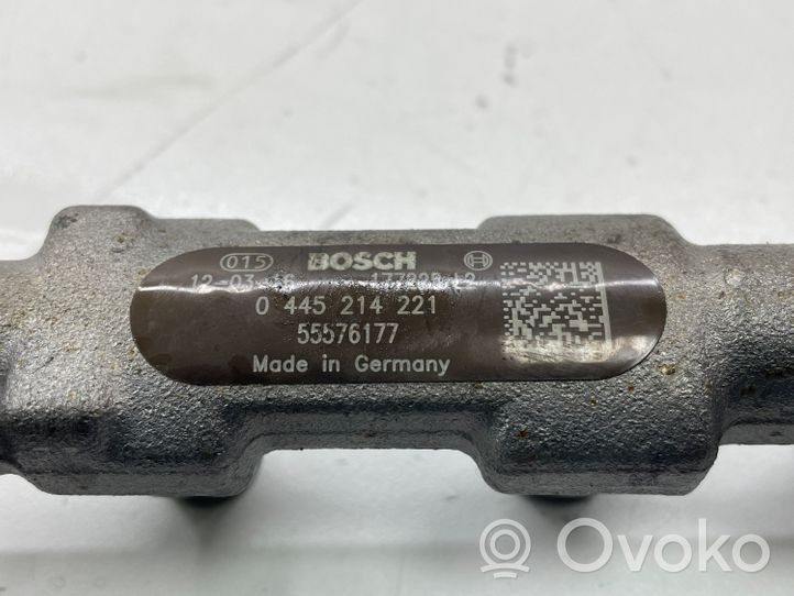 Opel Astra J Kraftstoffverteiler Einspritzleiste Verteilerrohr 0445214221